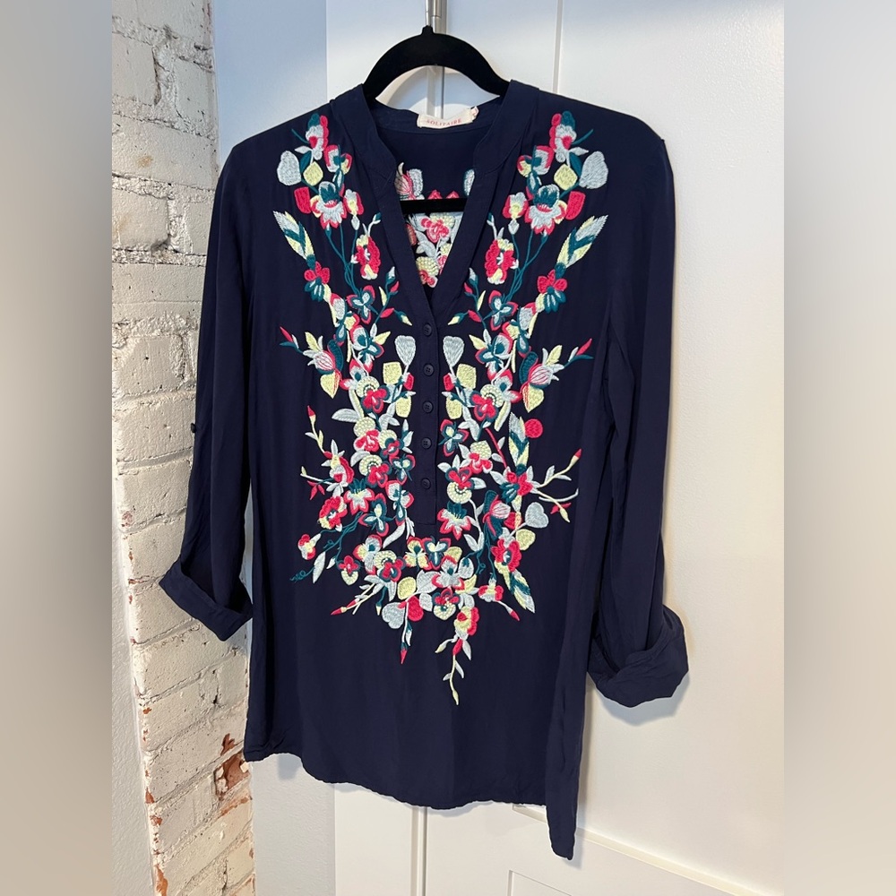 Women’s Solitaire Top Tunic Rayon Navy Blue Floral Embroidered, size S